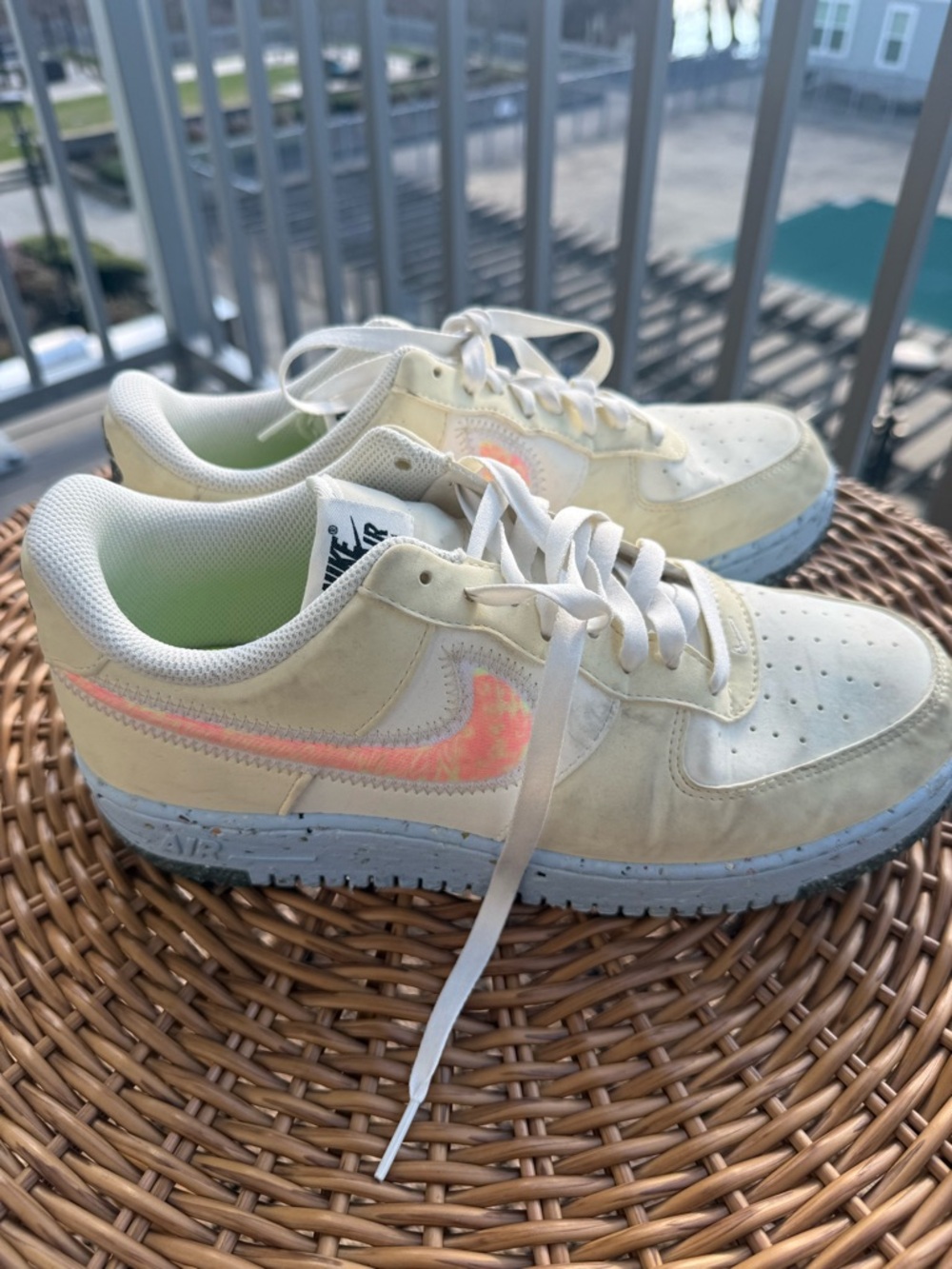 Nike Air Force 1 Low - Cream with Pink Accent
